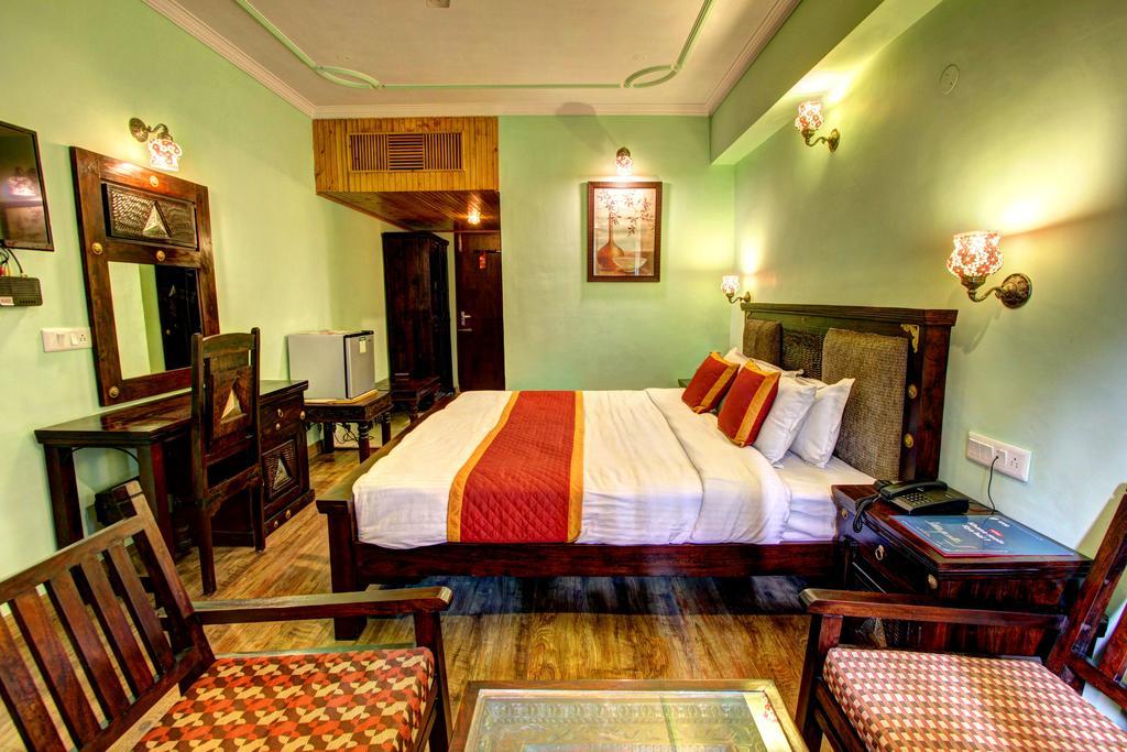 Hotel The Himachal Inn Manāli Zewnętrze zdjęcie